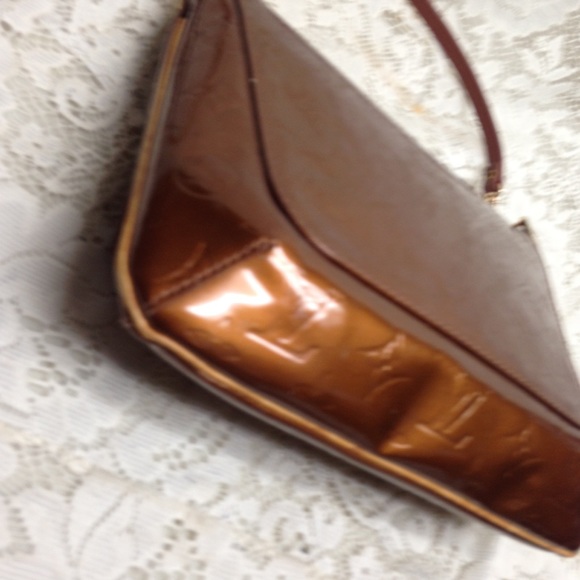 Louis Vuitton Bronze Vernis Shoulder-Crossbody - Picture 9 of 15